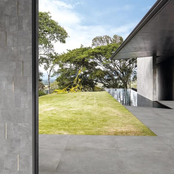 Executive Outdoor Collection Tile